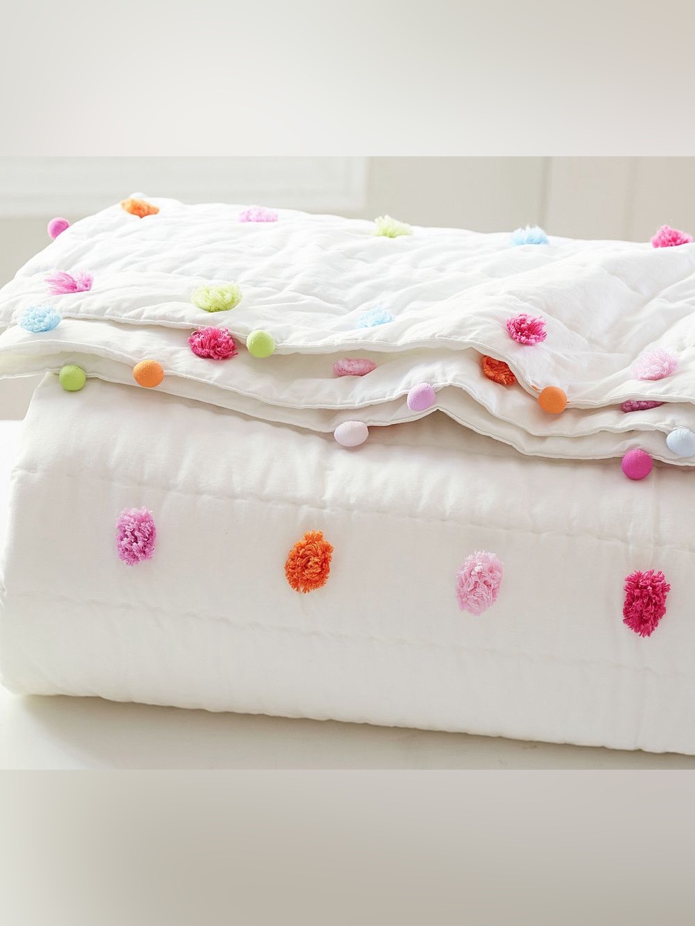 Pottery Barn Kids Bright Pom Pom Quilt (TWIN)